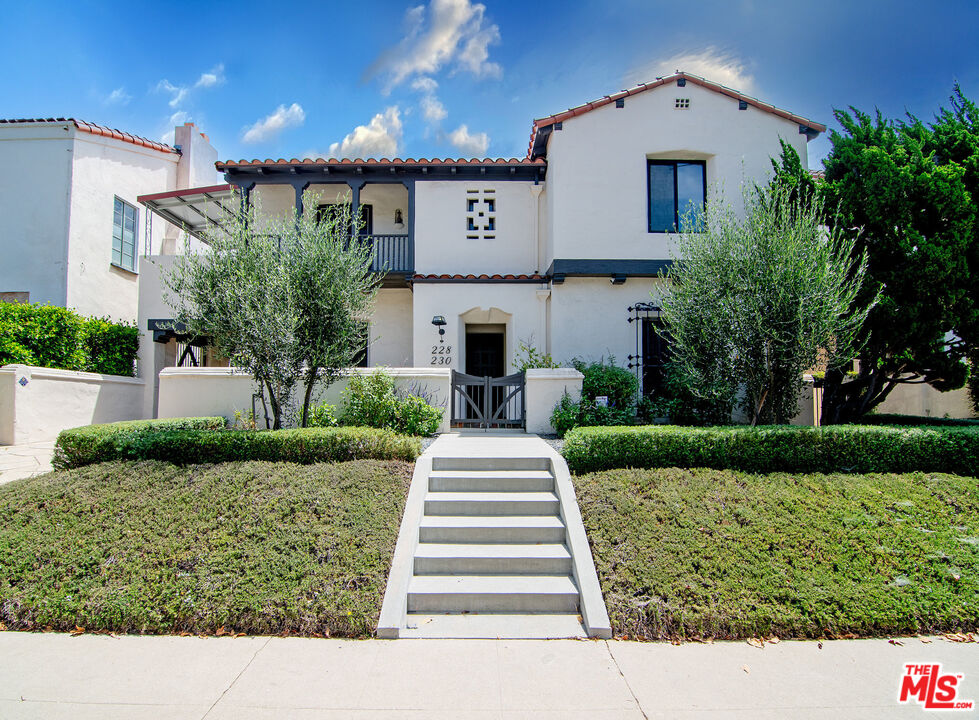 Property photo for 228 S Orange Dr, Los Angeles, CA