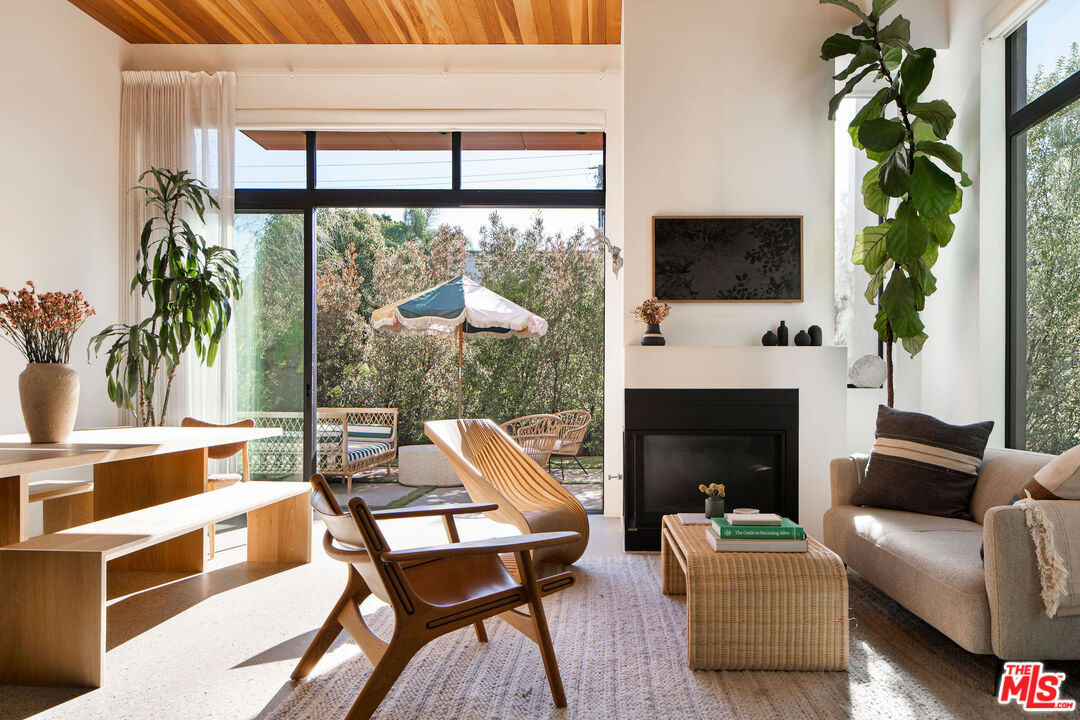Property photo for 1329 California Ave, #102, Santa Monica, CA