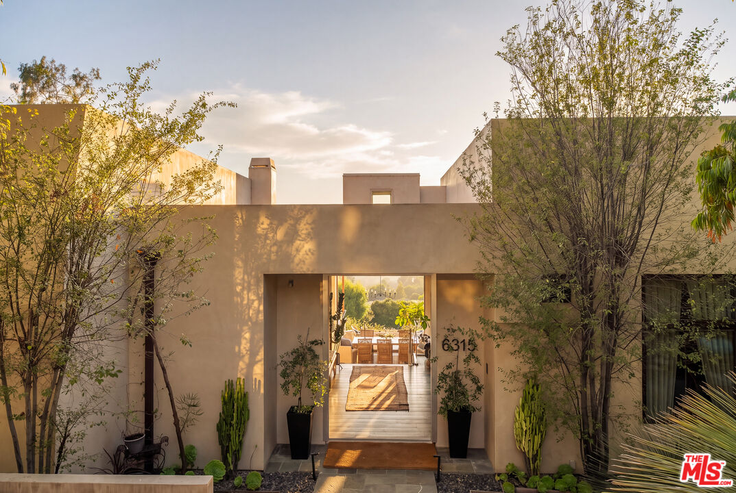 Property photo for 6315 Gayton Pl, Malibu, CA