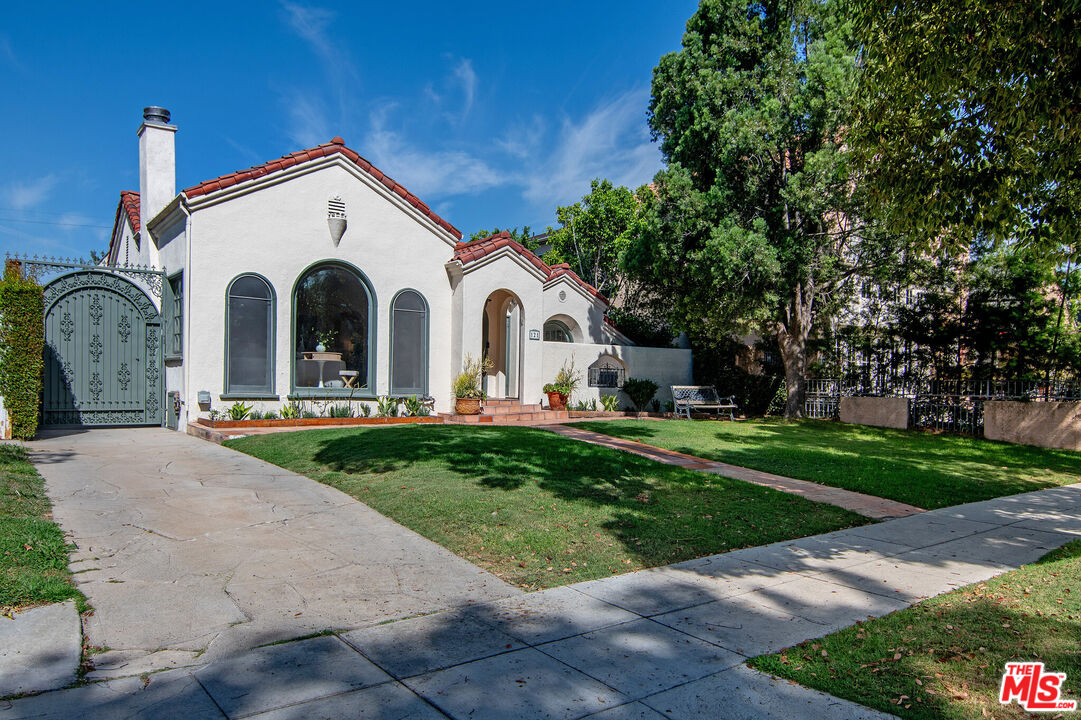 Property photo for 121 S Poinsettia Pl, Los Angeles, CA