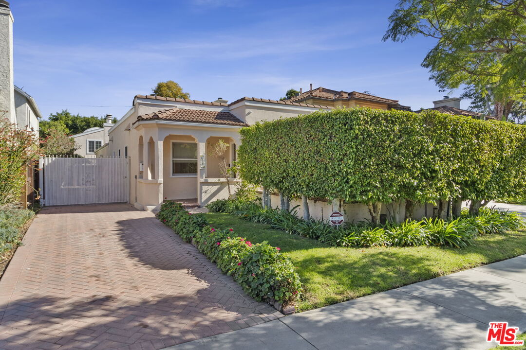Property photo for 2128 Camden Ave, Los Angeles, CA