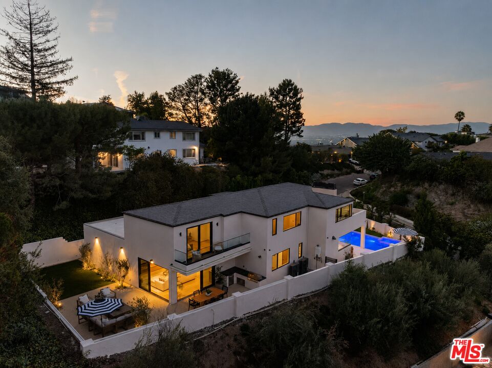 Property photo for 8636 Edwin Dr, Los Angeles, CA