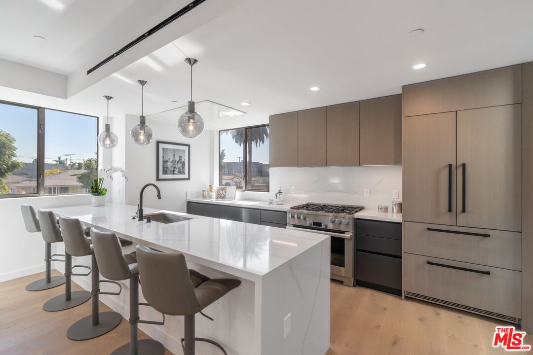 Property photo for 7150 Willoughby AVE, Los Angeles, CA