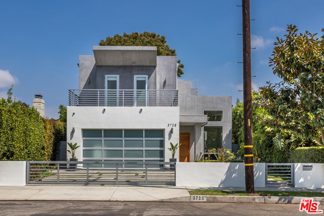 Property photo for 3728 S Barrington Ave, Los Angeles, CA