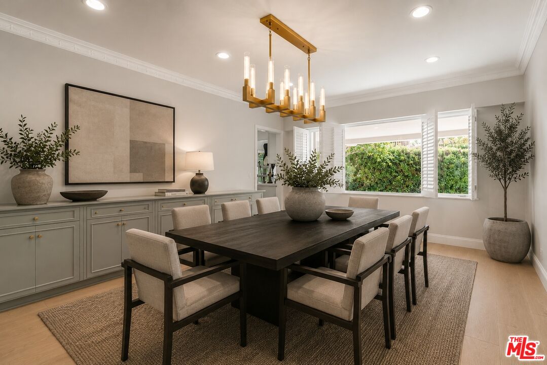 Property photo for 713 Walden Dr, Beverly Hills, CA