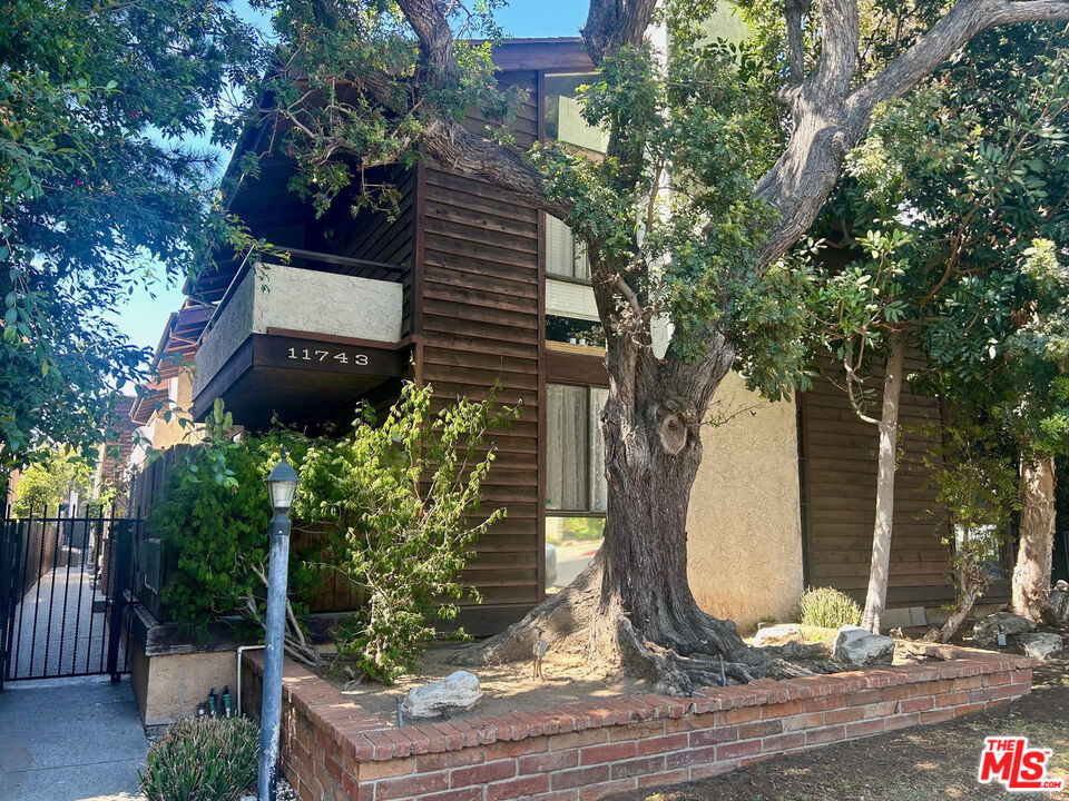 Property photo for 11743 DARLINGTON AVE, #9, Los Angeles, CA