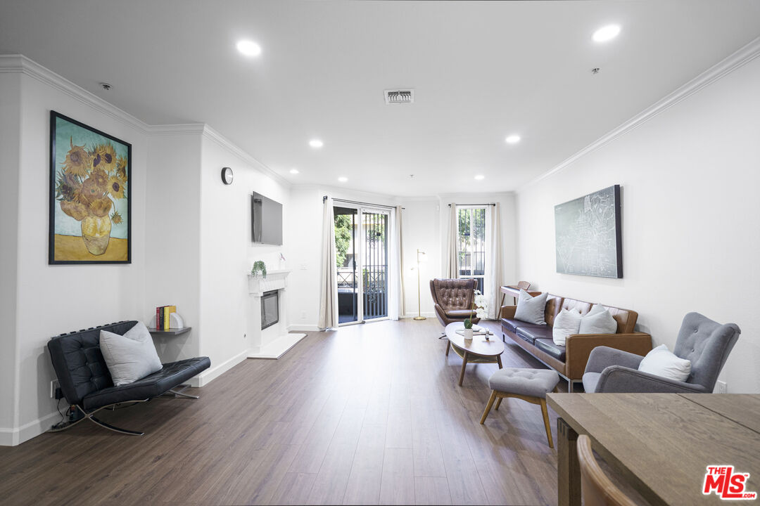 Property photo for 333 Westminster Ave, #104, Los Angeles, CA