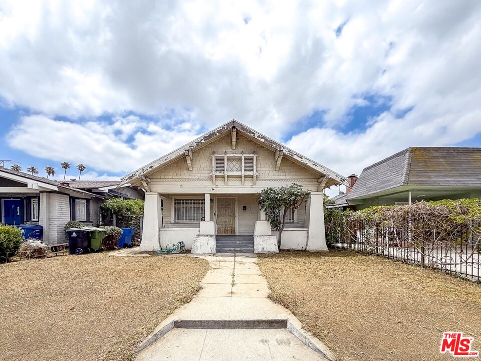 Property photo for 2380 W 30th St, Los Angeles, CA