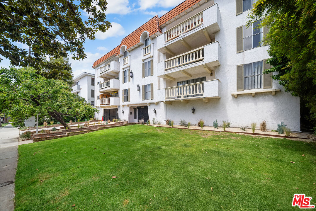 Property photo for 605 San Vicente Blvd, #206, Santa Monica, CA