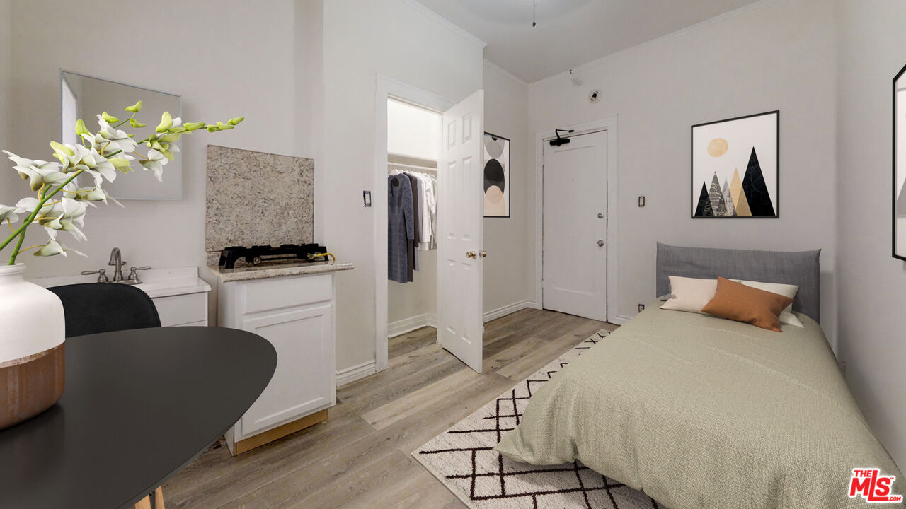 Property photo for 647 18th St, #311a, Los Angeles, CA