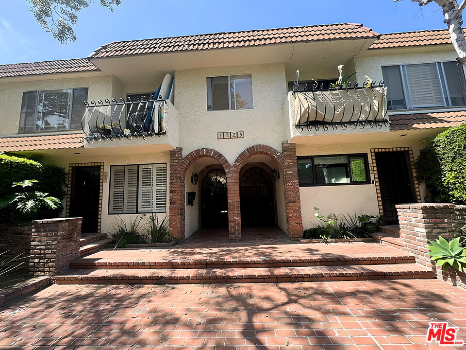 Property photo for 1323 S Carmelina Ave, #104, Los Angeles, CA
