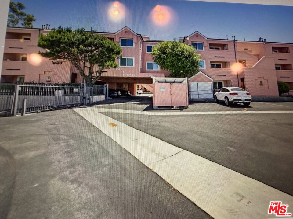 Property photo for 4810 S La Brea Ave, #107, Los Angeles, CA