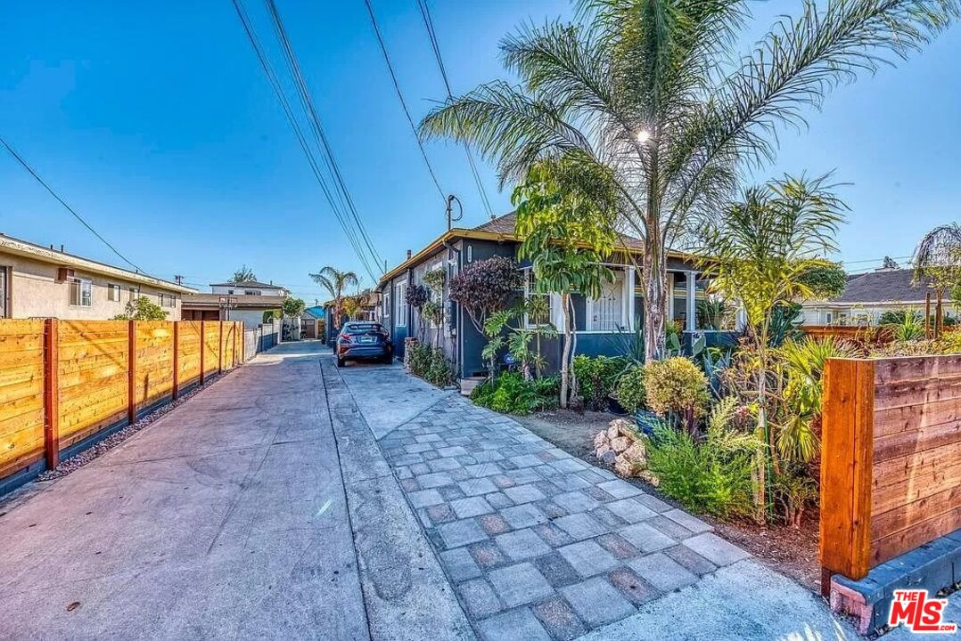 Property photo for 1588 1/2 W 36th St, Los Angeles, CA