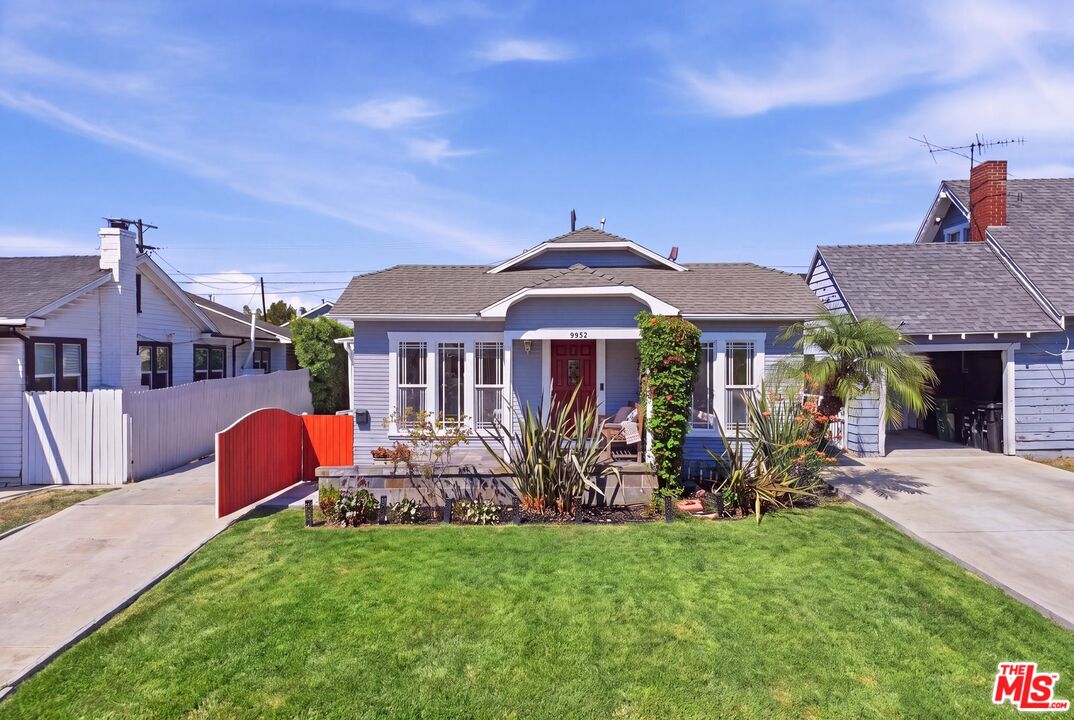 Property photo for 5345 S Victoria Ave, Los Angeles, CA