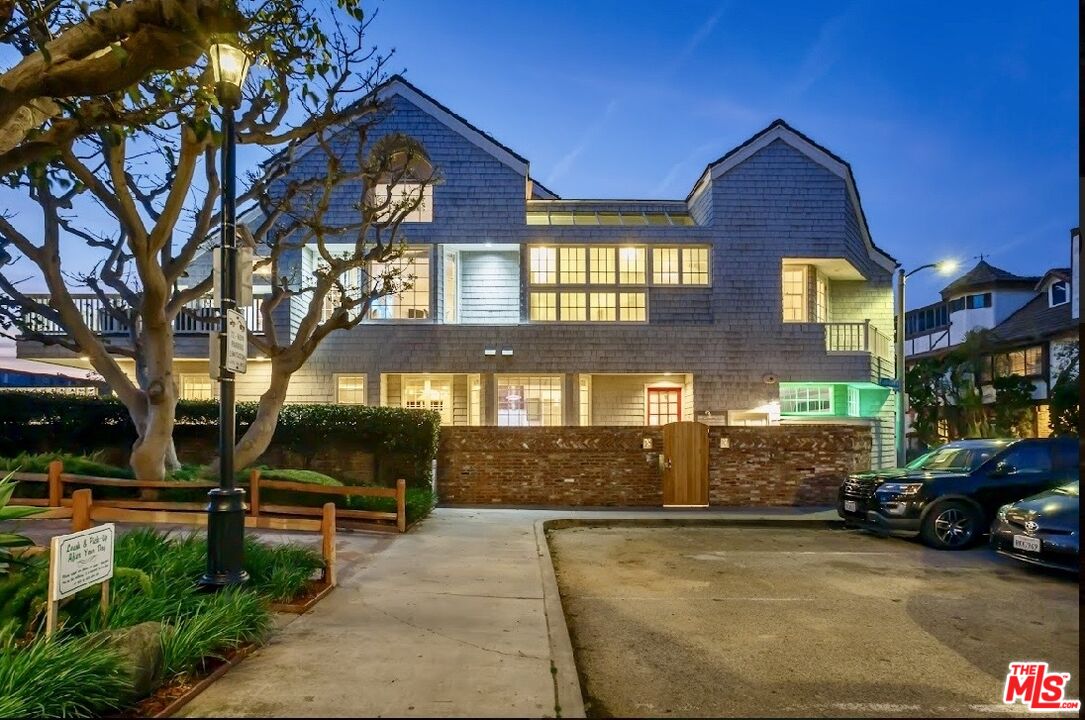 Property photo for 4219 Roma Ct, Los Angeles, CA