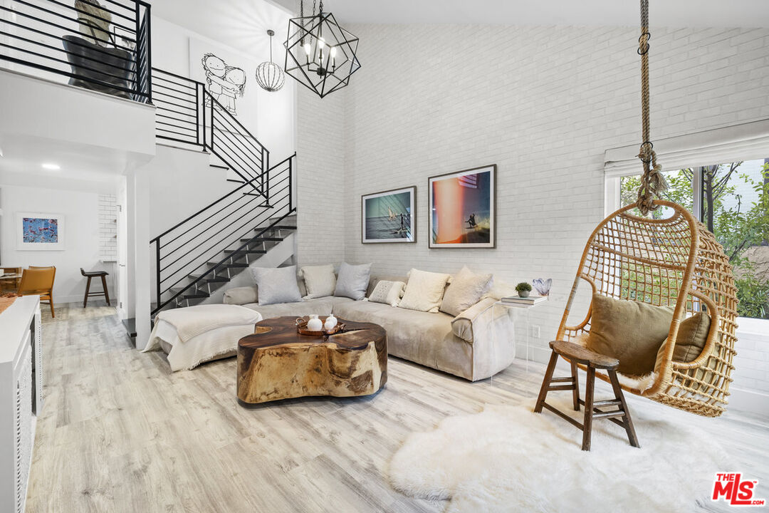 Property photo for 29206 Heathercliff Rd, Malibu, CA