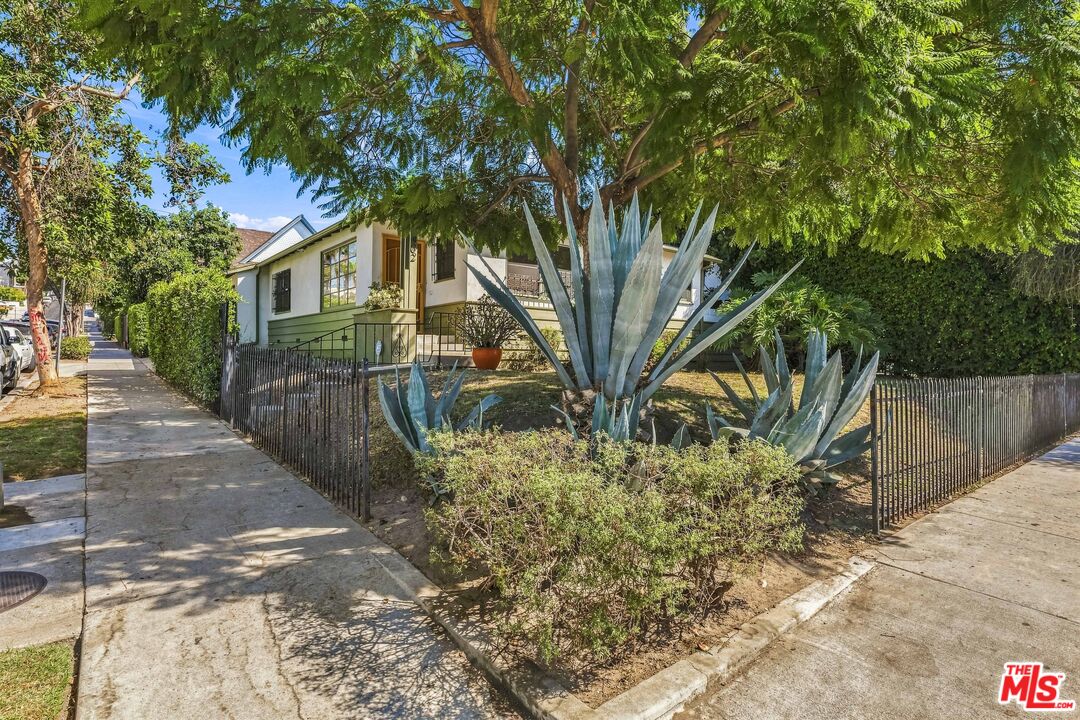 Property photo for 402 S Coronado St, Los Angeles, CA