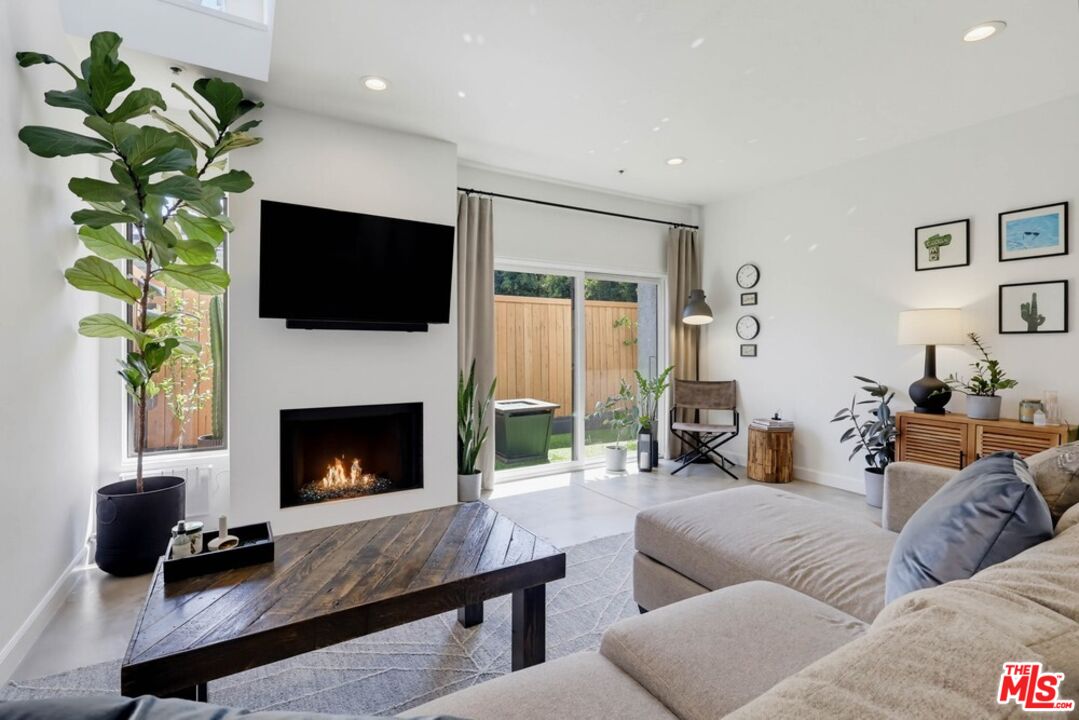 Property photo for 12752 Moorpark St, #3, Los Angeles, CA
