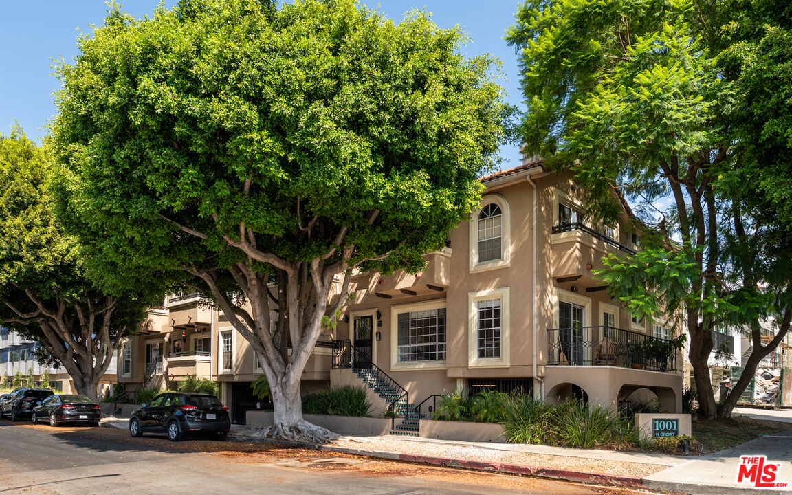 Property photo for 1001 N Croft Ave, Los Angeles, CA