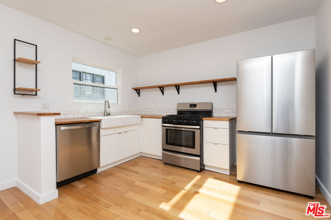 Property photo for 1341 S Burnside Ave, #3, Los Angeles, CA
