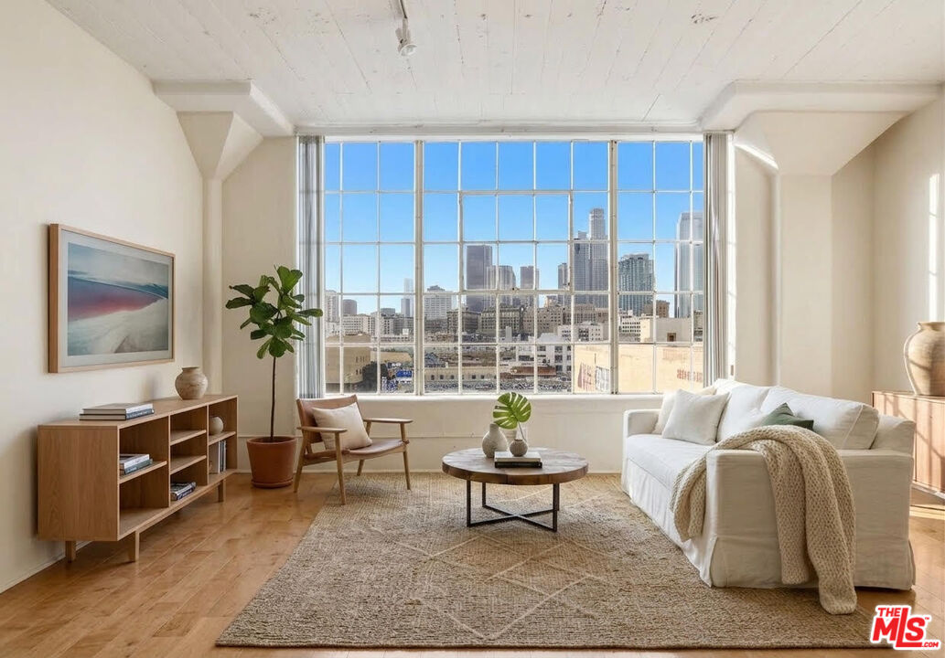 Property photo for 420 S San Pedro St, #509, Los Angeles, CA