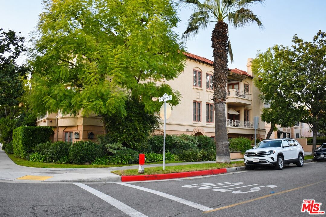 Property photo for 235 S Gale Dr, #101, Beverly Hills, CA
