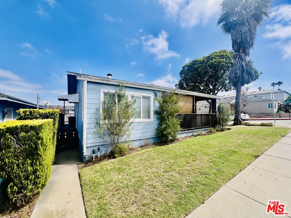 Property photo for 627 E Grand Ave, El Segundo, CA