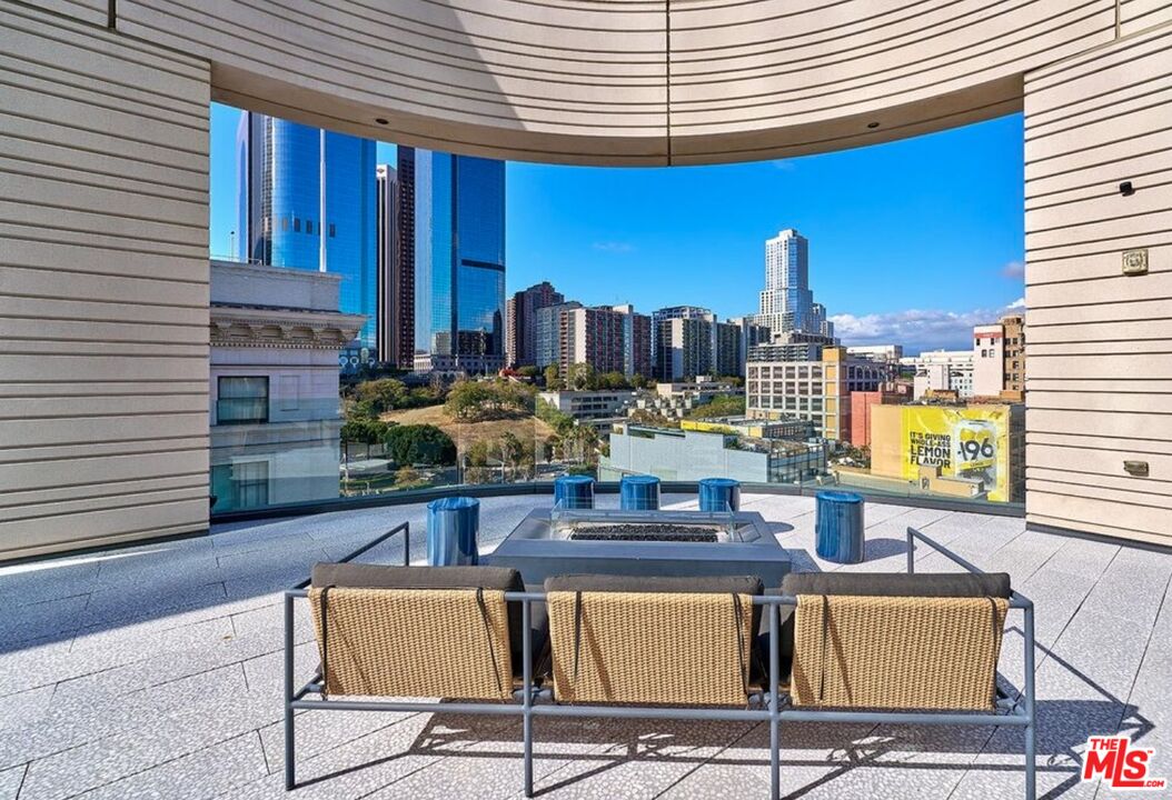 Property photo for 400 S Broadway, #917, Los Angeles, CA