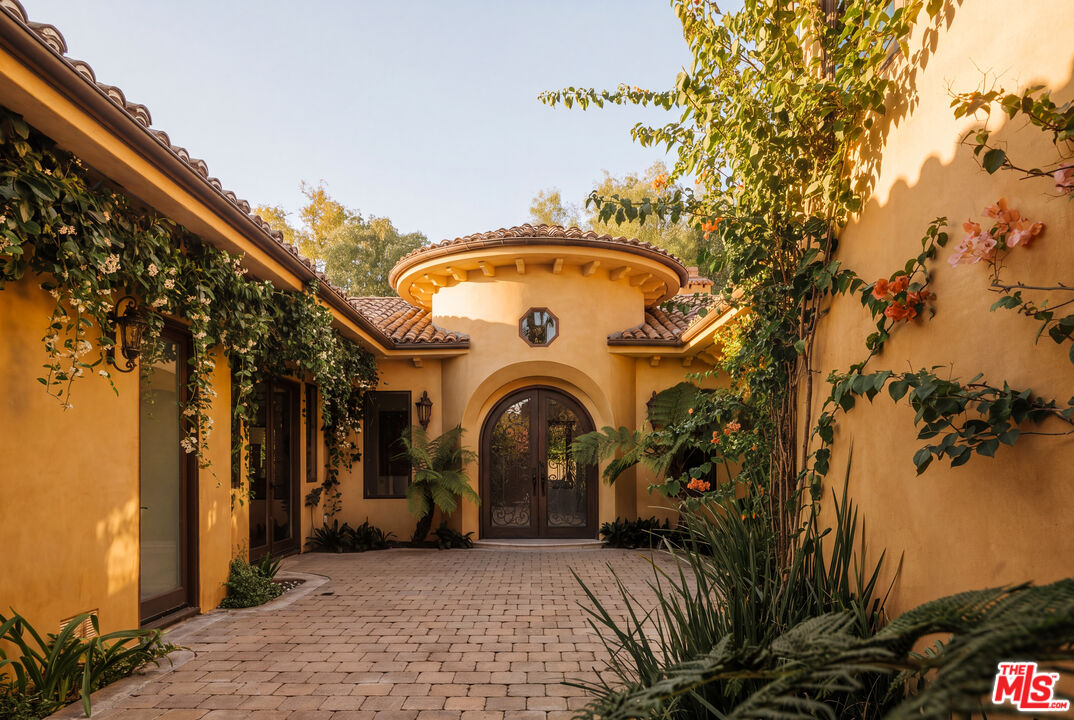 Property photo for 5605 Fairhaven Ave, Los Angeles, CA