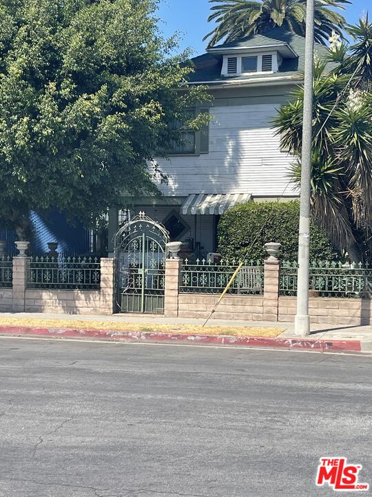 Property photo for 1125 W 22nd St, Los Angeles, CA
