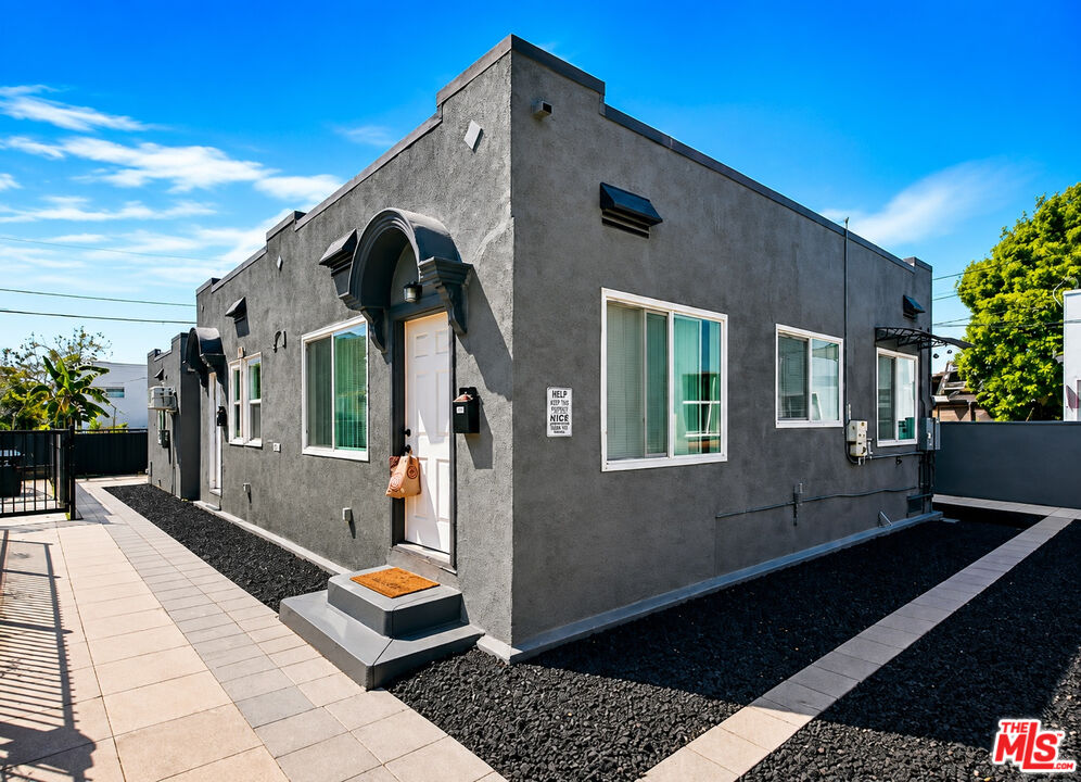 Property photo for 2819 3rd Ave, Los Angeles, CA