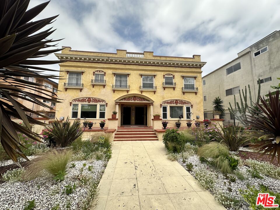 Property photo for 1406 S St Andrews Pl, Los Angeles, CA