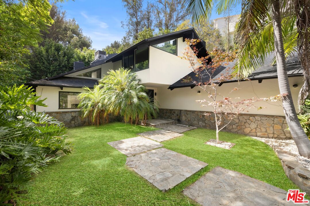 Property photo for 1561 Clear View Dr, Los Angeles, CA