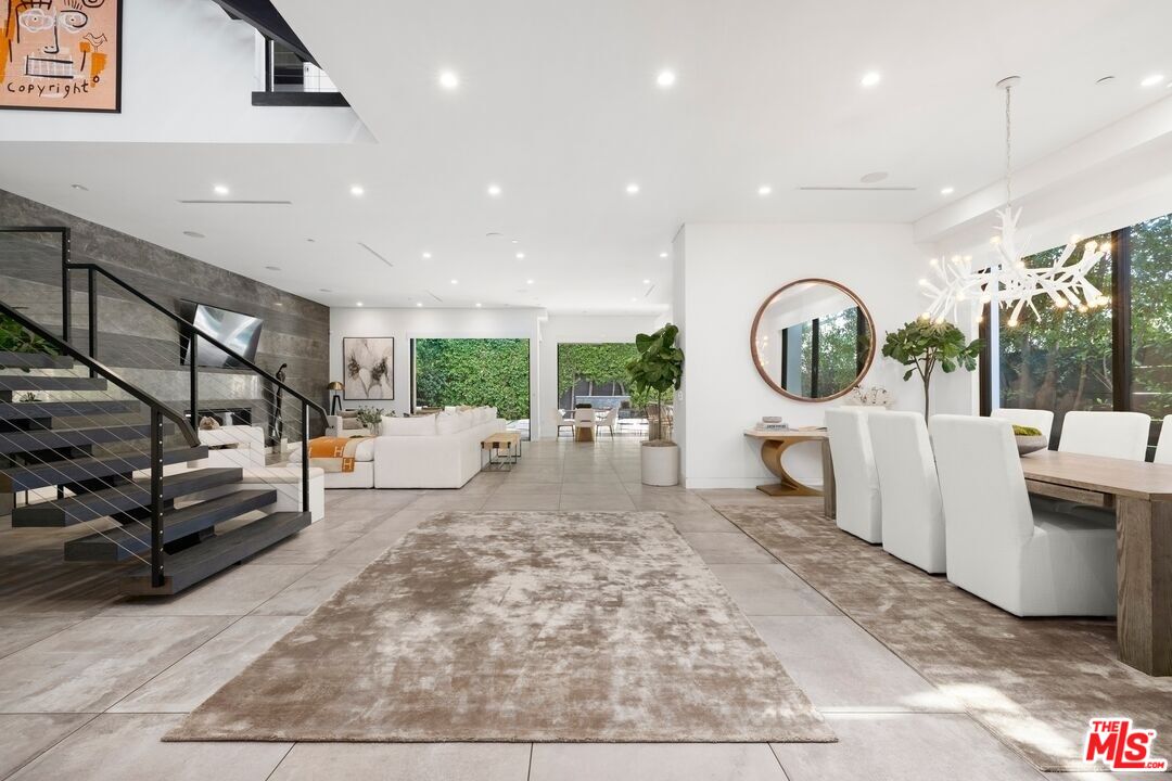 Property photo for 839 N Gardner St, Los Angeles, CA
