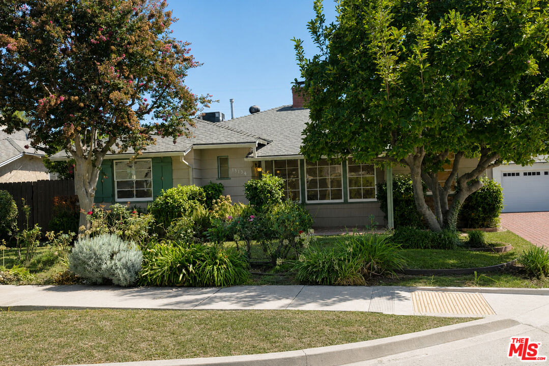 Property photo for 13134 Hartsook St, Los Angeles, CA
