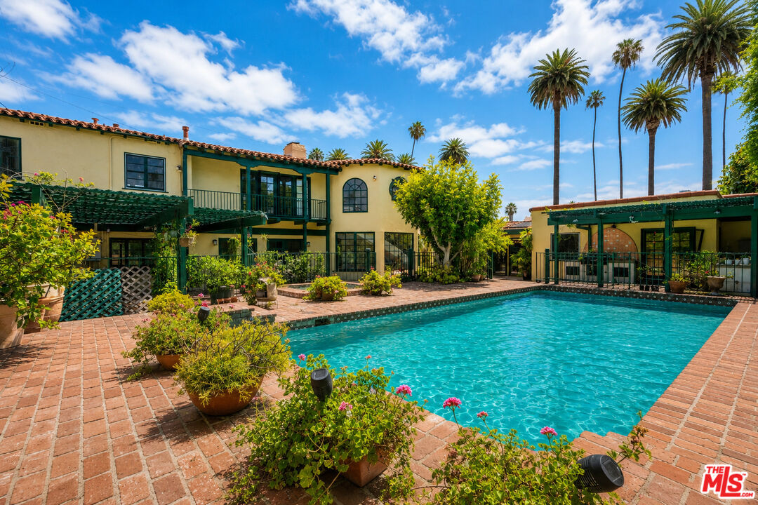 Property photo for 602 N Bedford Dr, Beverly Hills, CA