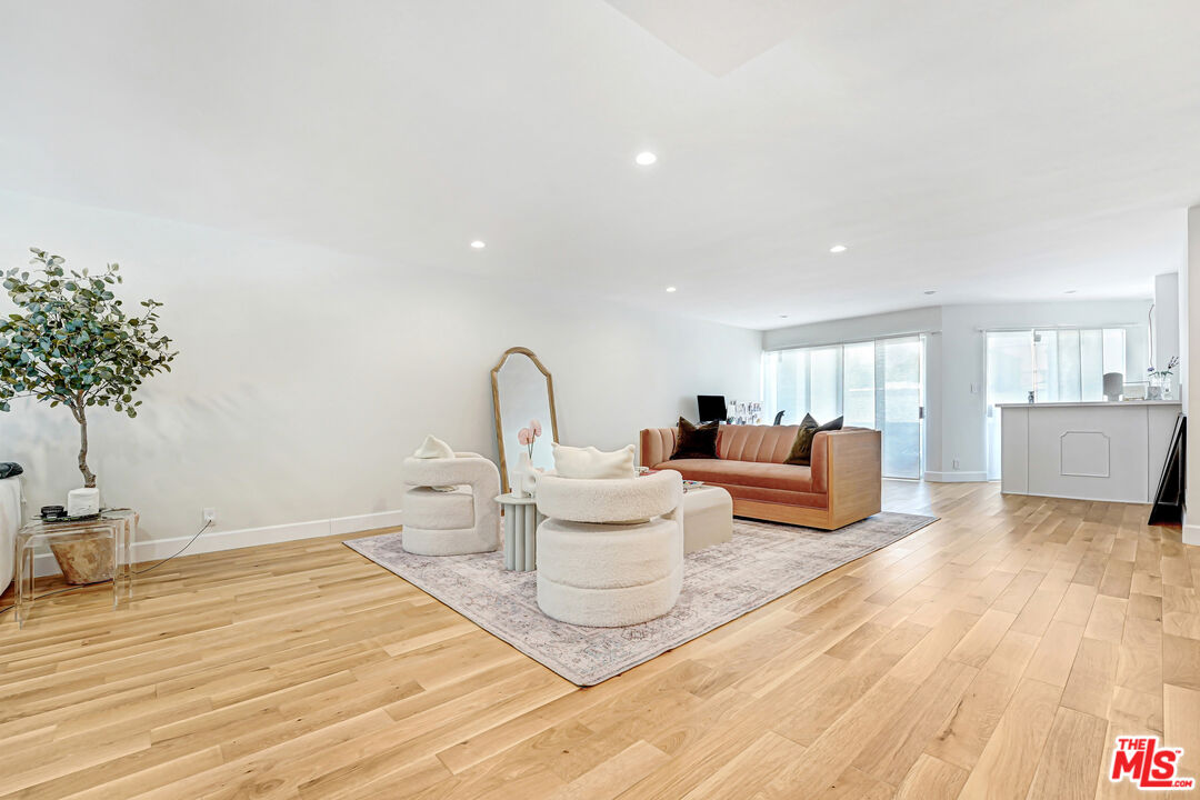 Property photo for 339 N Oakhurst Dr, #304, Beverly Hills, CA