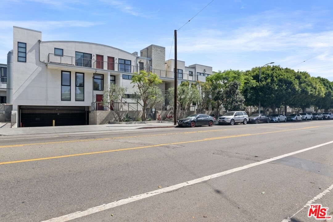 Property photo for 700 Main St, #17, Los Angeles, CA