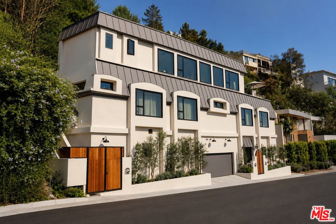 Property photo for 8855 Hollywood Blvd, Los Angeles, CA