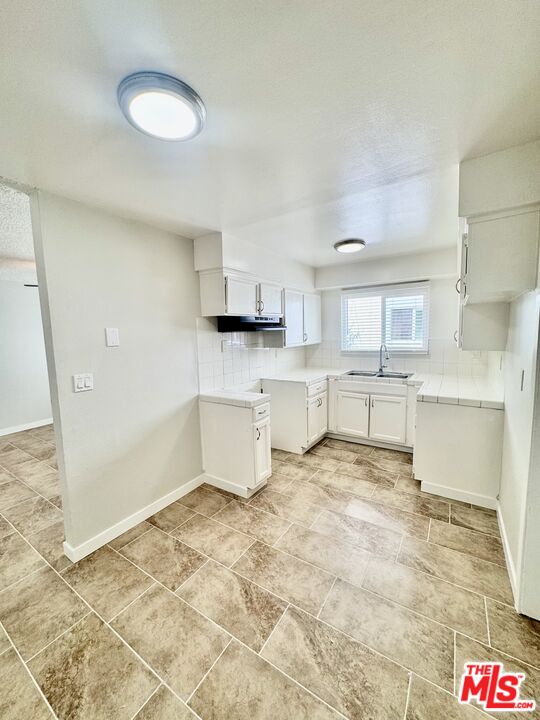 Property photo for 1549 W 224th St, #105, Los Angeles, CA