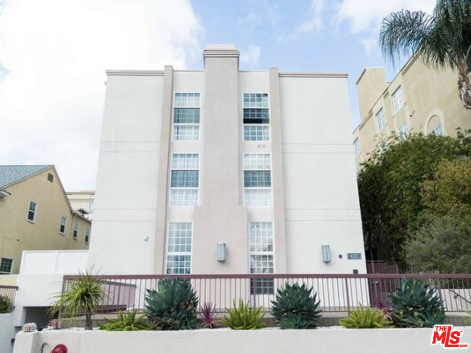Property photo for 431 N Doheny Dr, #3, Beverly Hills, CA