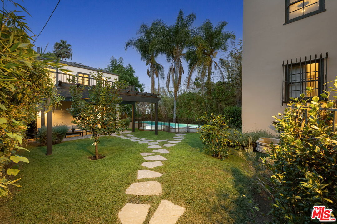 Property photo for 1116 -1118 S Highland Ave, Los Angeles, CA