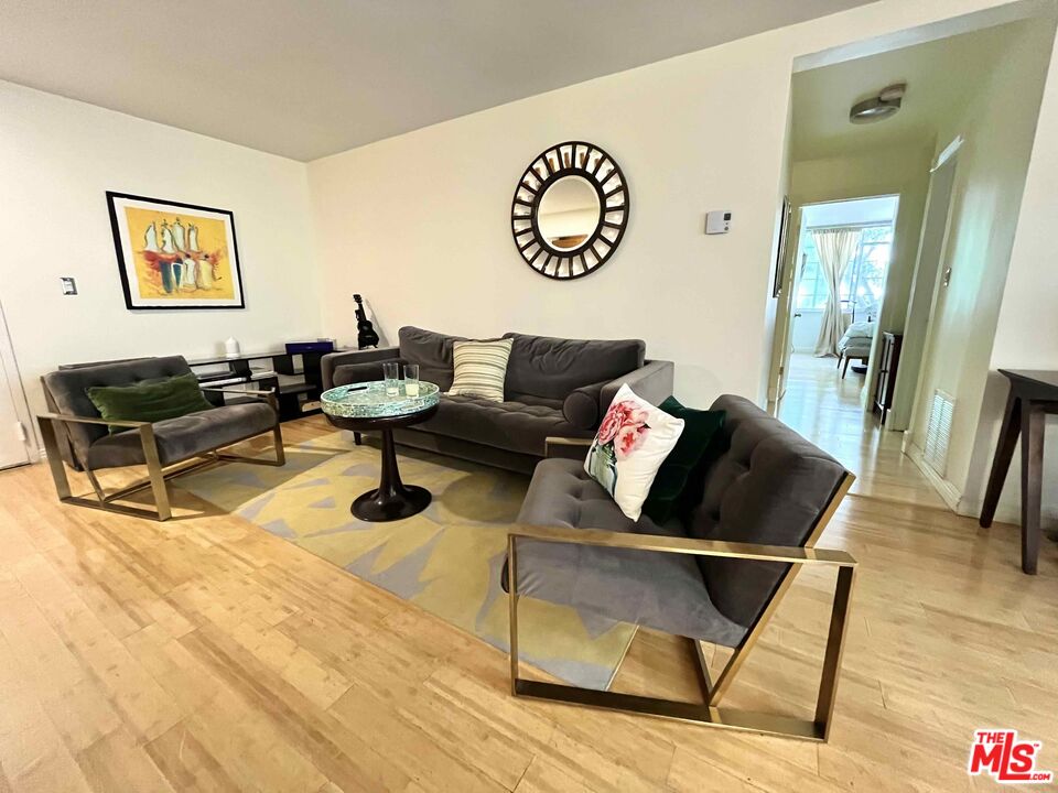 Property photo for 117 S Doheny Dr, #206, Los Angeles, CA
