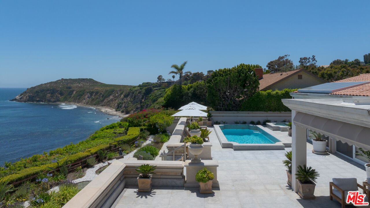 Property photo for 29000 Cliffside Dr, Malibu, CA