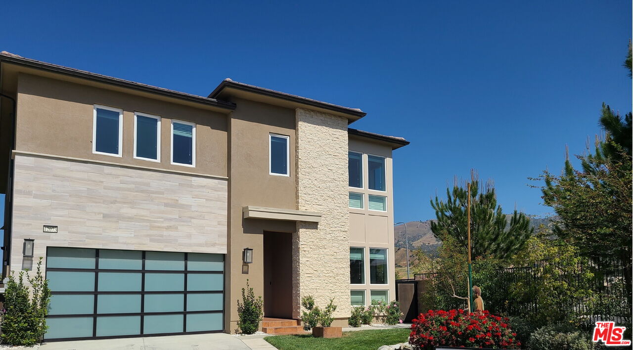 Property photo for 12073 Carabela Ct, Los Angeles, CA