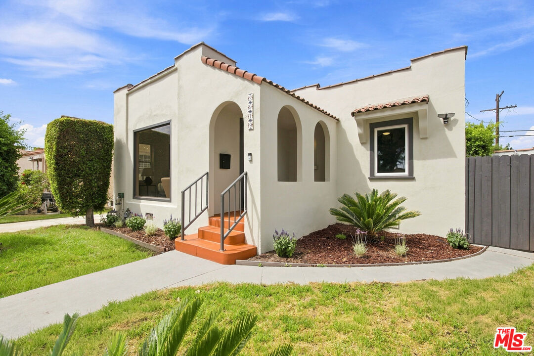 Property photo for 2919 Somerset Dr, Los Angeles, CA