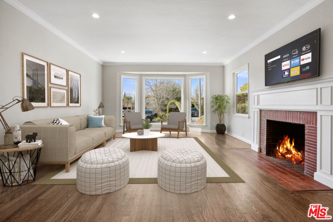 Property photo for 1516 Stearns Dr, Los Angeles, CA