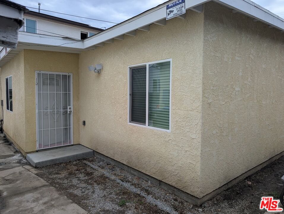 Property photo for 416 E 101st St, Los Angeles, CA