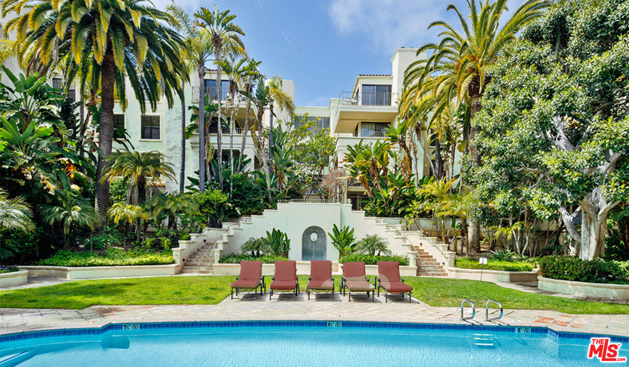 Property photo for 555 S Barrington Ave, #314, Los Angeles, CA