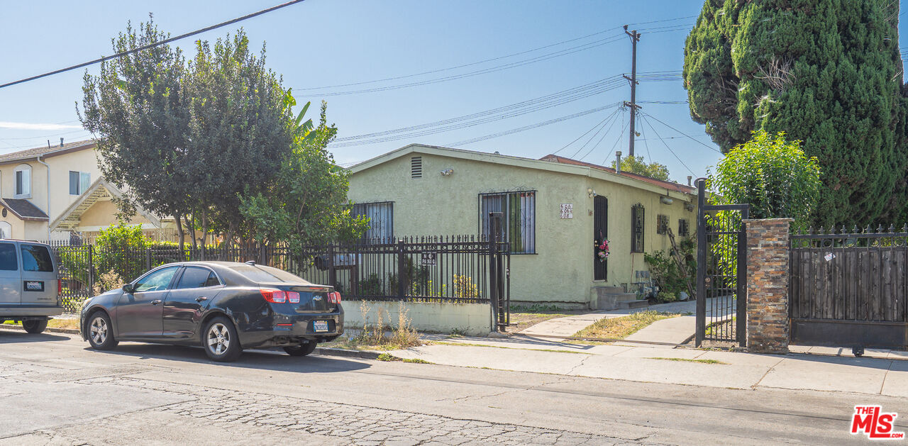 Property photo for 606 W 78th St, Los Angeles, CA